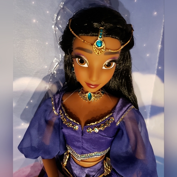2022 D23 Exclusive 30th Anniversary Aladdin 17" Jasmine Doll with lamp - Picture 4 of 11
